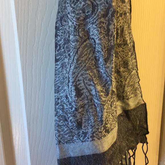 Blue scarf with fringe on ends - Picture 3 of 3